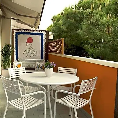 Apart-hotel Eros 4*